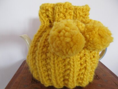 Rib and Pompom Tea Cosy