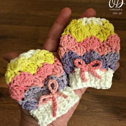 Rainbow Shells Newborn Hat and Mitt Set