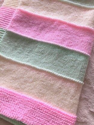 Bold Stripes Baby Blanket , Hat & Bootees Set
