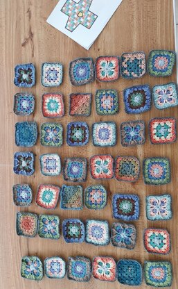 Infinite granny square cardi