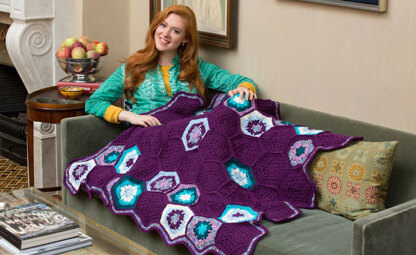 Splendor Throw in Red Heart Super Saver Economy Solids - LW4575 - Downloadable PDF