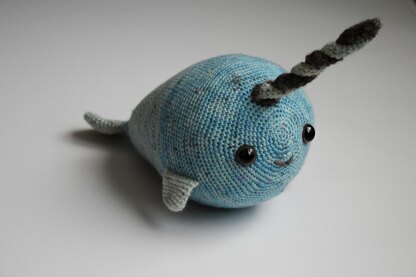 Baby Whale / Narwhal Knitting Machine Tutorial 