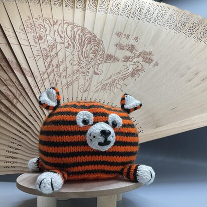 Tiger Named Tora - knitting pattern