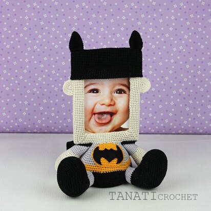 Crochet Pattern of Photo Frame SUPERHERO bat