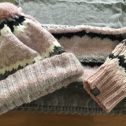 Superdry inspired hat and cowl