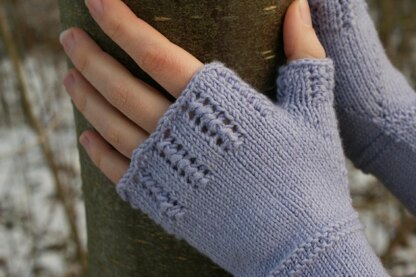 Lace Lavender Mitts