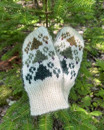 Pine Croft Fingerless Mitts