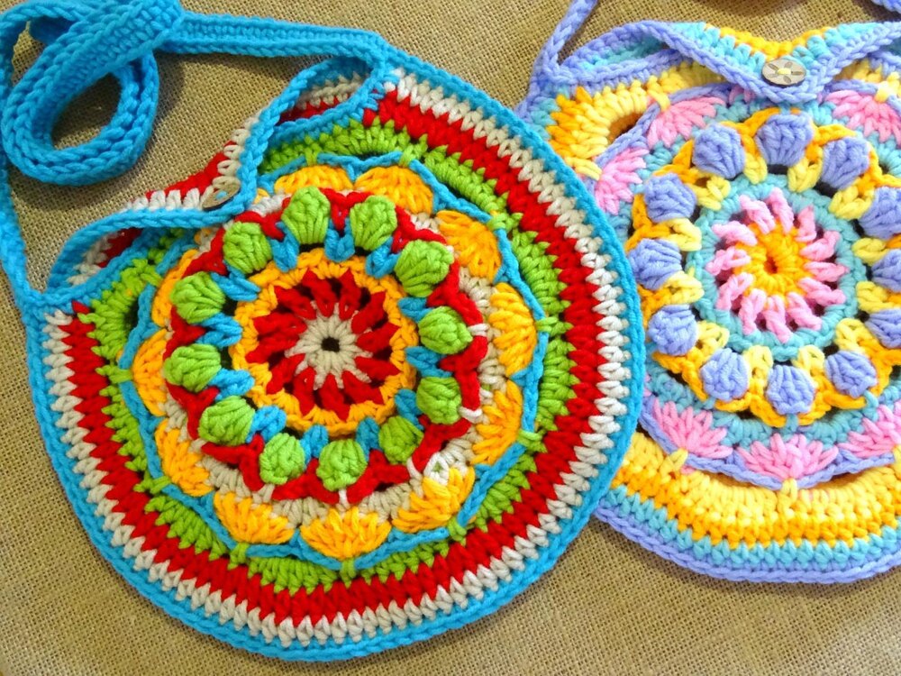 Free Crochet Pattern Mandala Shopping Bag ·