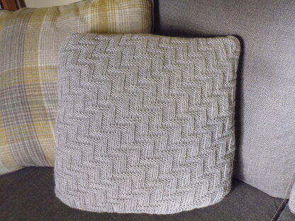 Zigzag Cushion