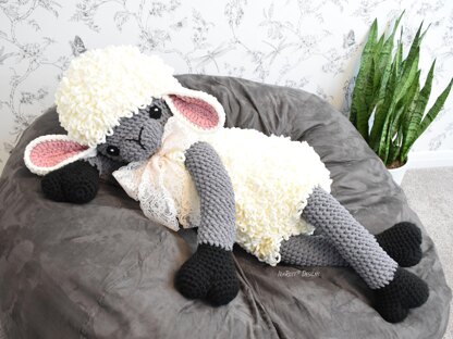 The Woolly Sheep Big Amigurumi