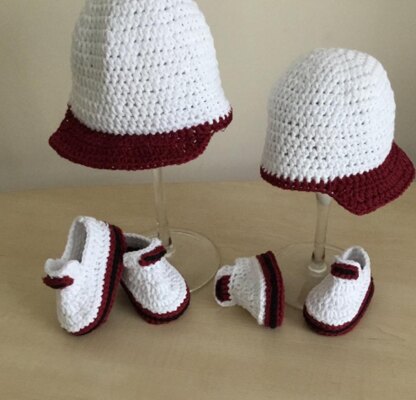 Sporty Baby Bootie & Hat Set N 237