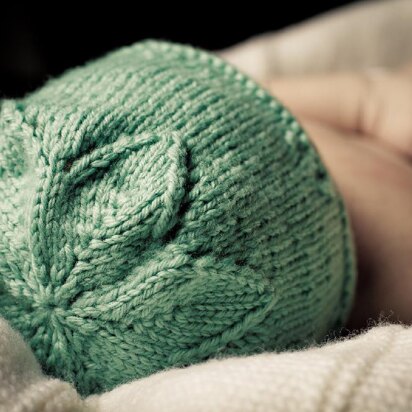Star Flower Hat by Little Cupcakes - Bc31 - knitting pattern