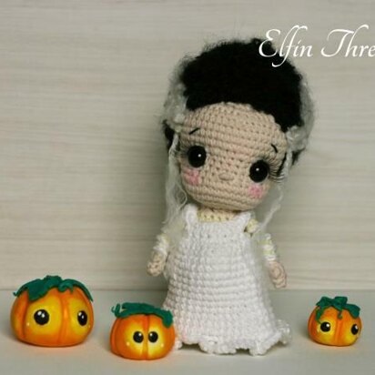 Lucy, the Bride of Frankenstein doll Amigurumi