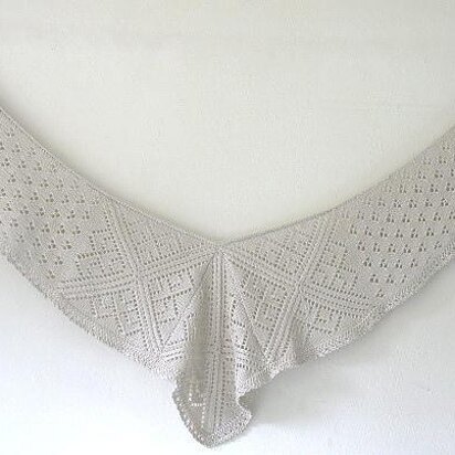 K834-Fun with Diamonds Shawlette