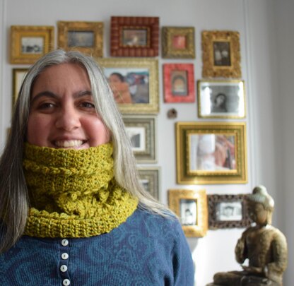 Warm and Textured 1-Skein Cowl