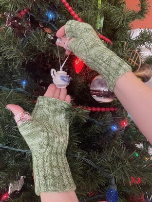 Under the Pines Fingerless Mitts