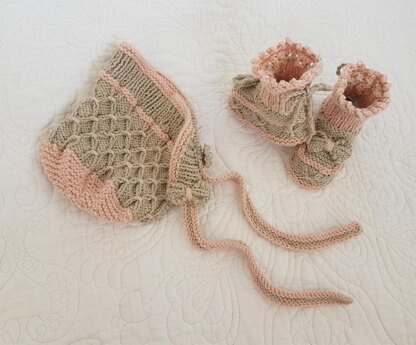 Little Bo-Peep Baby Dress, Bonnet and bootie set (0 to 24 months)