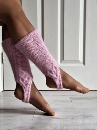 Hearts Queen Legwarmers