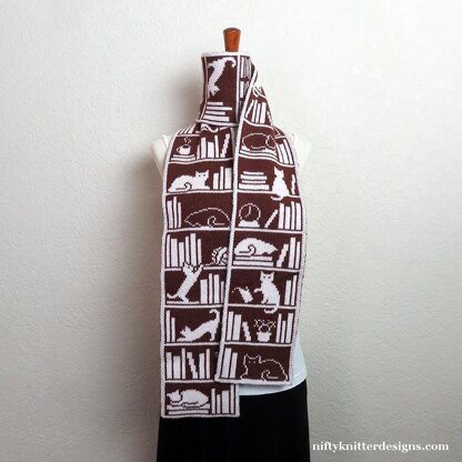 Cozy Cat Shelf Scarf