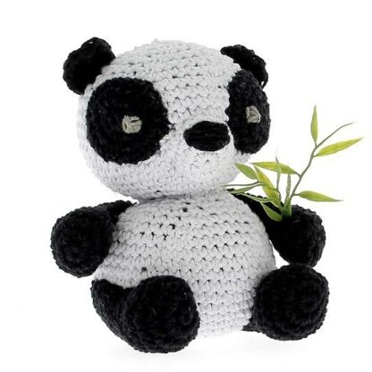 Panda Yin Spielzeug aus Hoooked Eco Barbante