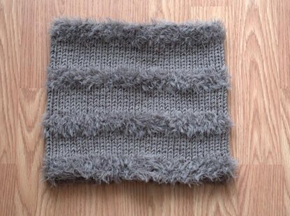 Striped Cowl in Plymouth Yarn Arequipa Worsted & Fur - F626 - PDF