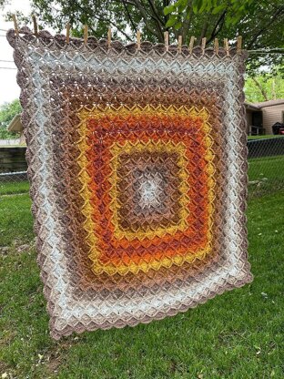 Neutral Bavarian Throw