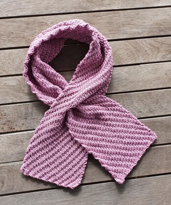 Norah - Keyhole textured stitch Neck Scarf