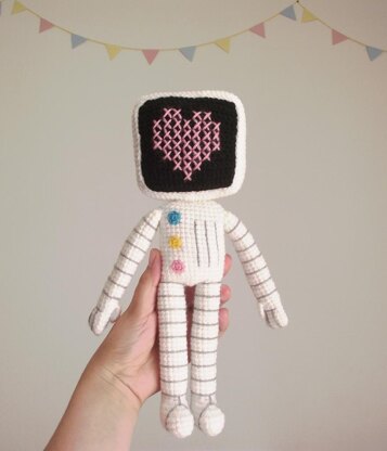 Roger the amigurumi robot