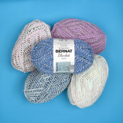 Bernat Blanket Twist - Yarn, lilac grove. Colour: white