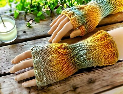 Autumn Leaf Half Gloves