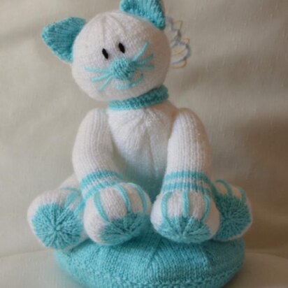 Claude The Cat - knitting pattern