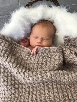 Bulky baby best sale blanket crochet pattern