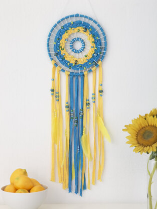 Cosmic Spiral Dreamcatcher in Lion Brand Fast-Track - L60262 - Downloadable PDF