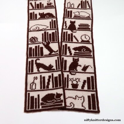 Cozy Cat Shelf Scarf