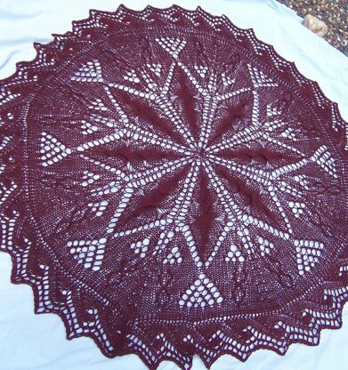 Ciarnan's Cover (a 5-foot round lapblanket or shawl)