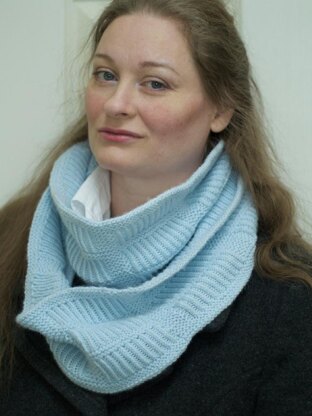 Colonnade Cowl