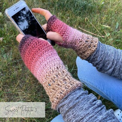 Loops & Lace Fingerless Gloves