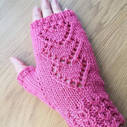 Lace Hearts Fingerless Gloves