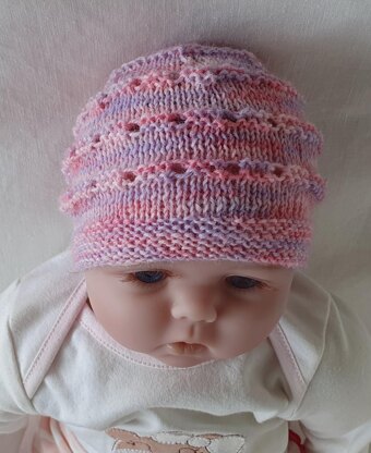 Lotty - Babies 4ply eyelet Beanie