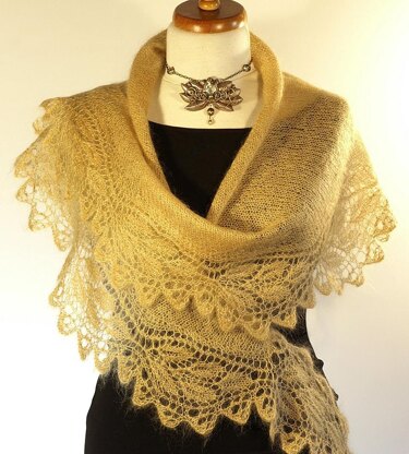 PEARL Frappé  - Artful rose lace stole