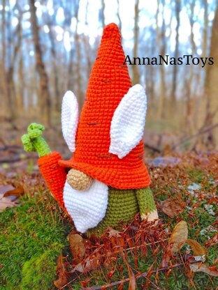 Gnome carrot