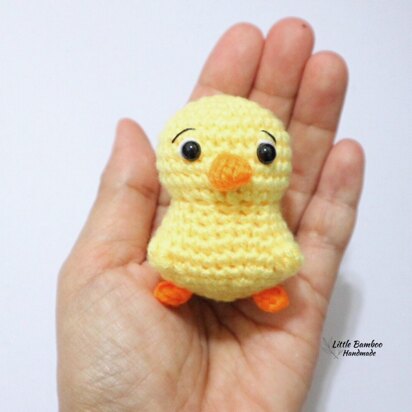 No Sew Duckling Amigurumi