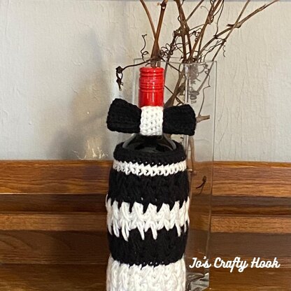 Tuxedo Wine Cozy