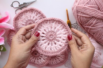 Easy and beautiful crochet coaster pattern