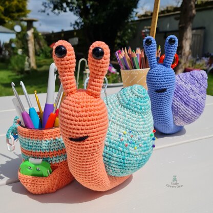 Sally the Snail Caddy - US Terminology - Amigurumi