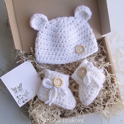 Polar Bear Baby Hat and Booties Set