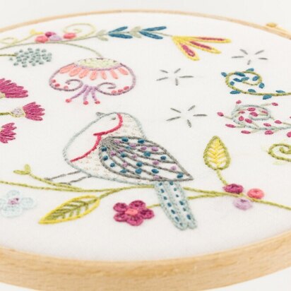 Un Chat Dans L'Aiguille George the Robin Contemporary Embroidery Kit