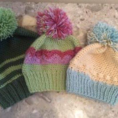 Bobble beanie hats © Seashells Designs