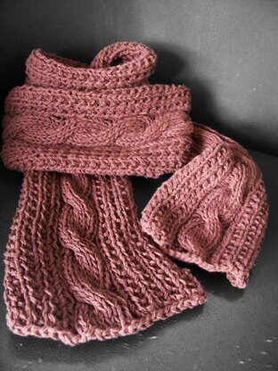 Simple cable scarf