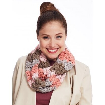 Stagger Stitch Cowl in Bernat Dimensions - Downloadable PDF